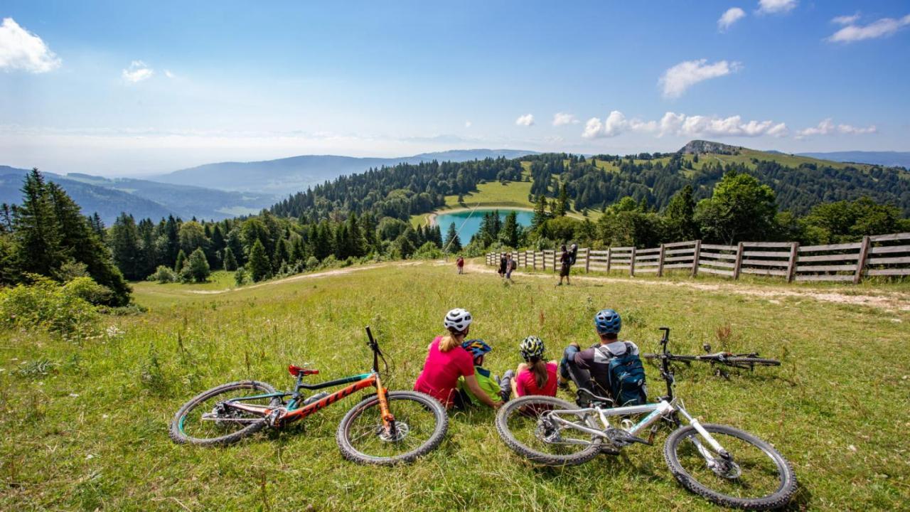 Au-Doux-Altic Chalet Romantique Avec Jacuzzi Et Sauna Métabief Dış mekan fotoğraf